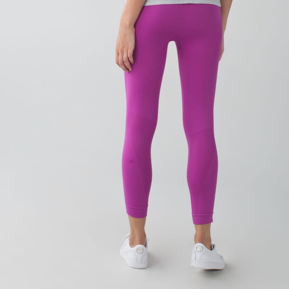 lululemon athletica Pants - Lululemon zone in tight, excellent condition